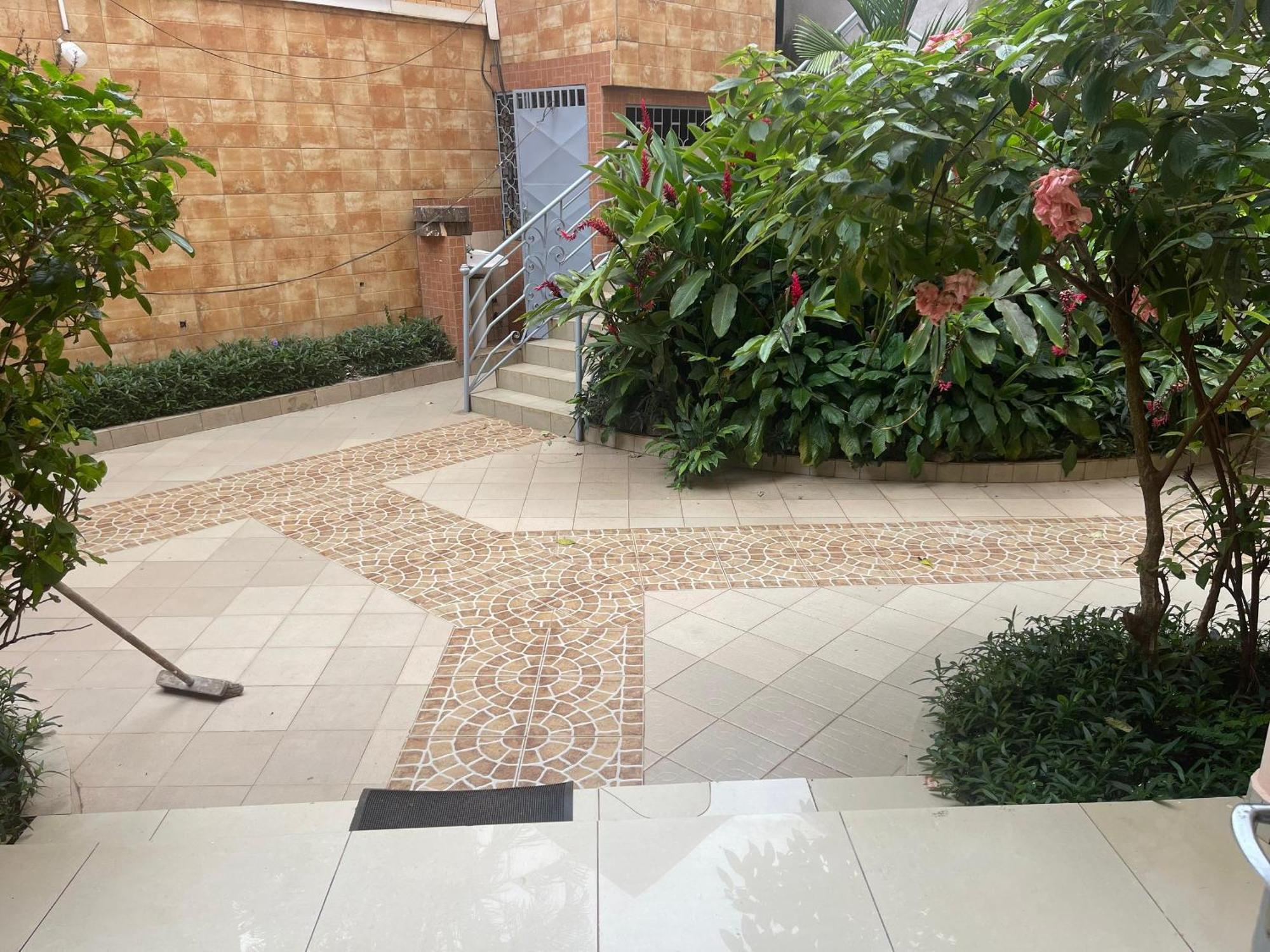 Toundalia Residence Yaoundé Buitenkant foto