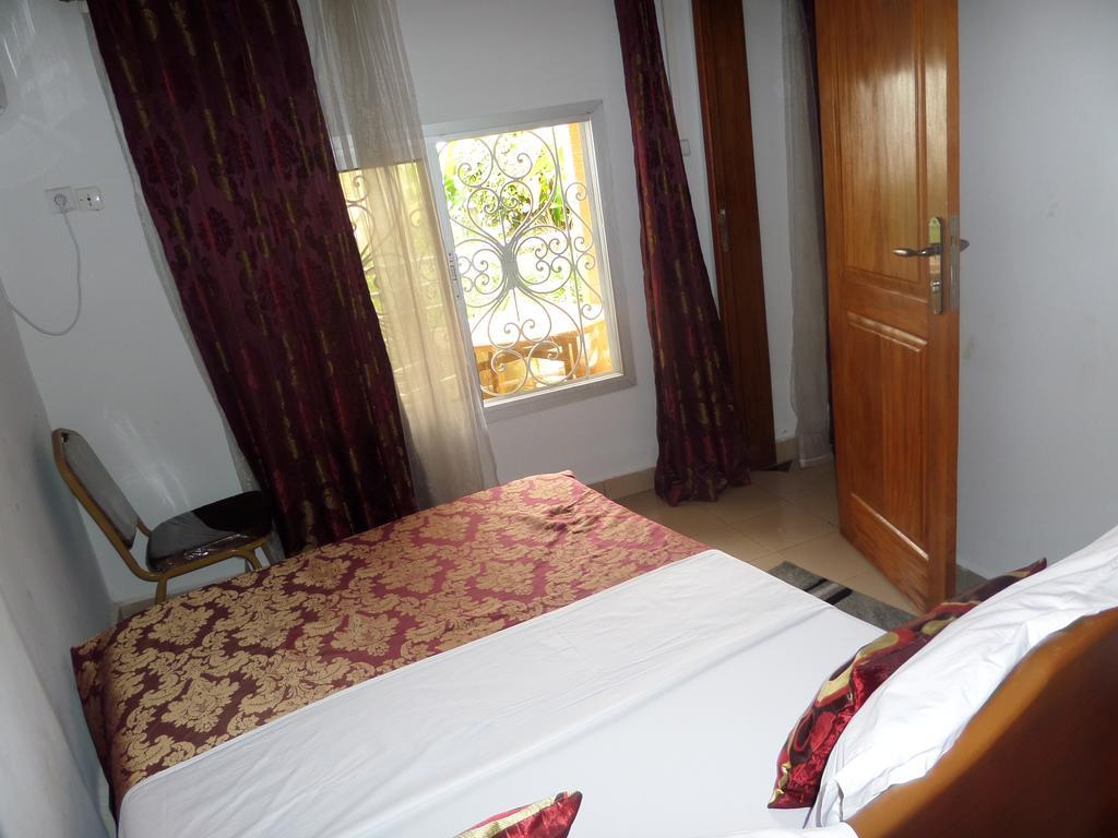 Toundalia Residence Yaoundé Buitenkant foto